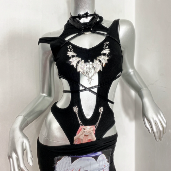 Hollow out crewneck portrait pattern bodysuit