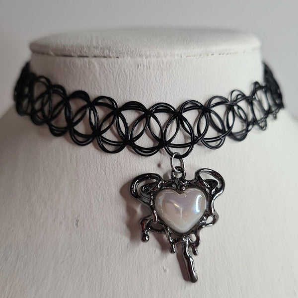 Black heart pendant choker necklace